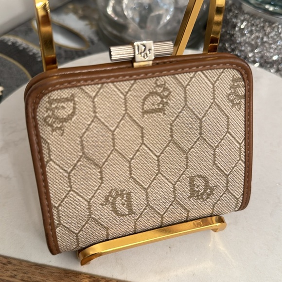COPY - Dior Coins holder mini pocket this tiny piece is a beautiful and clean i… - Picture 2 of 13